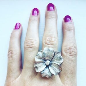Vintage tarnished silver & rhinestone flower ring